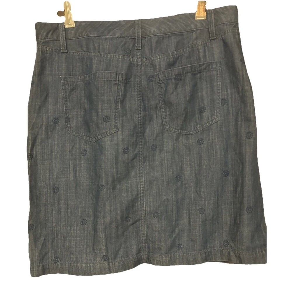 Talbots Chambray Skirt Embroidered Daisies Sz 8 Preppy Vacation Office Versatile - Picture 3 of 10